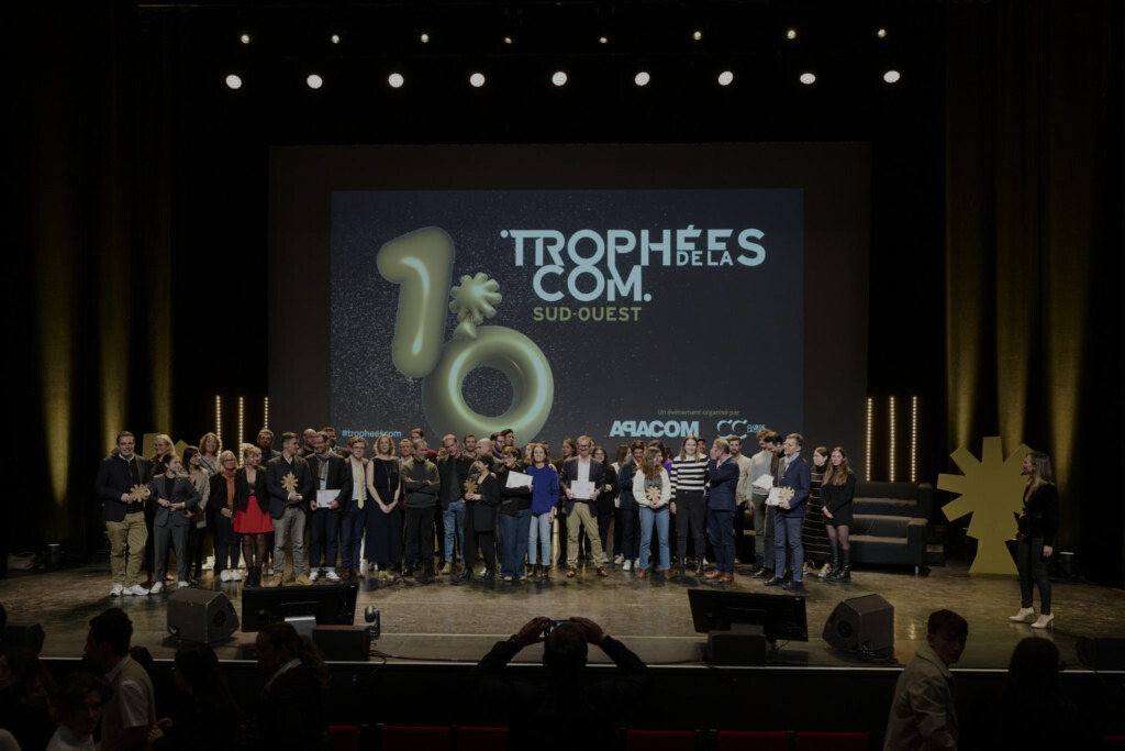 Remise des trophées organisée par l’APACOM et le Club de la Com.